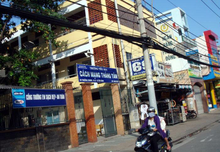 Tả con đường từ nhà em tới trường
